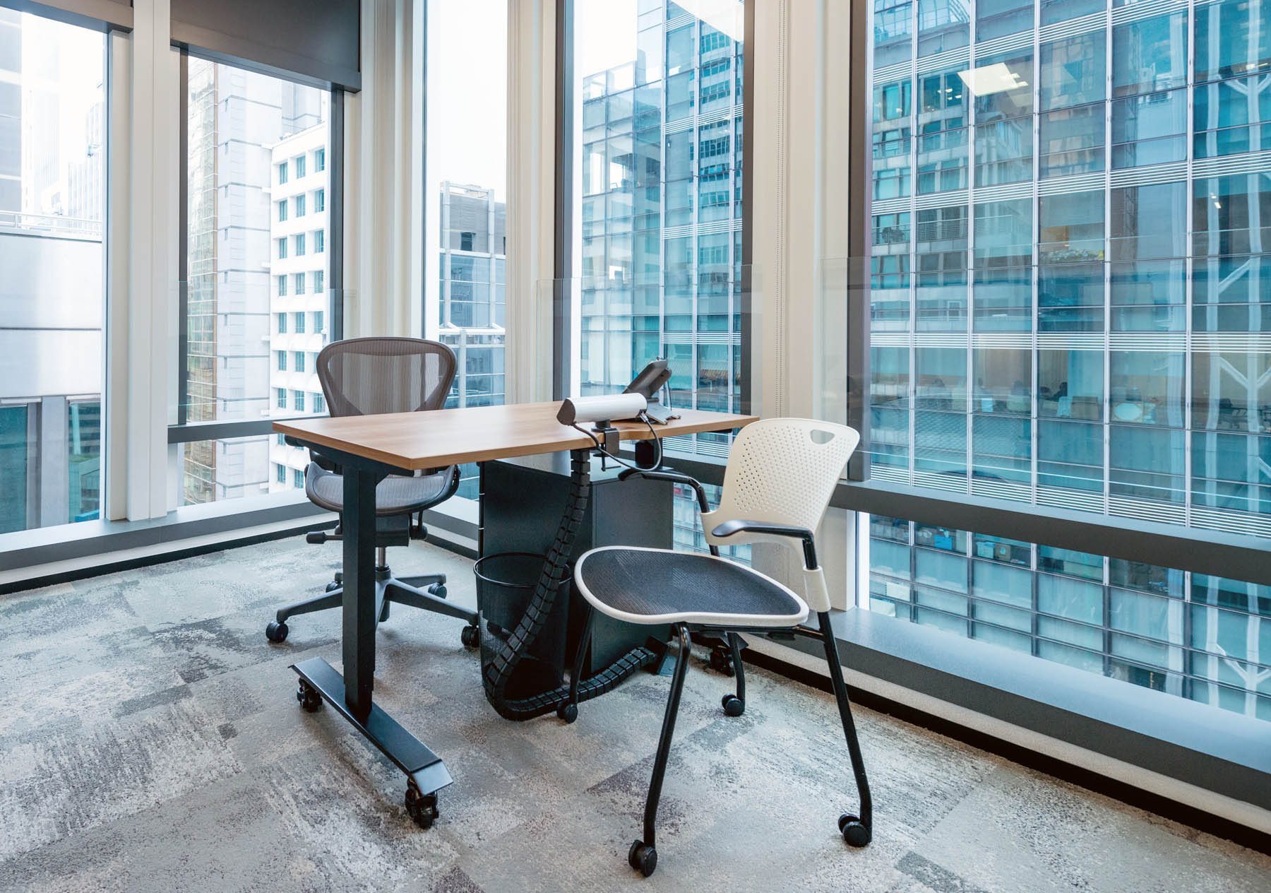 Embassy of Tunisia】ジャンク品・オフィス用品、家電