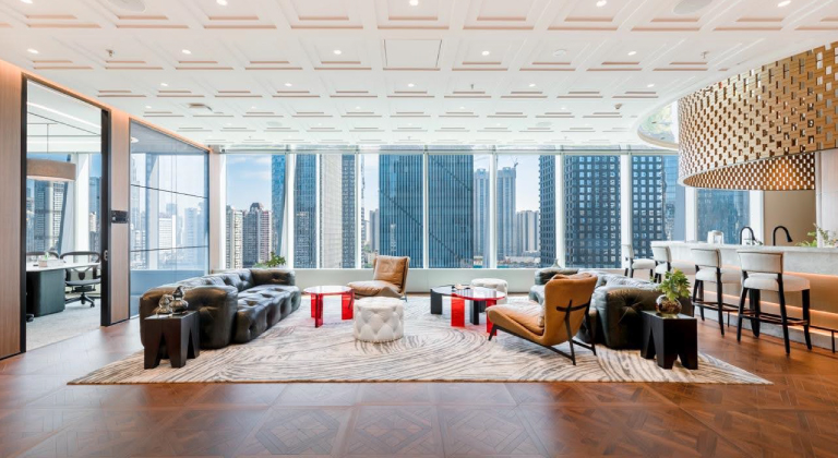 TEC 德事中心拥有装饰精美的休息区和咖啡吧,会员还可欣赏令人惊叹的城市美景