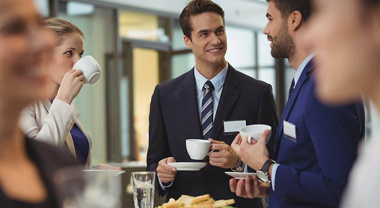 TEC 德事共享办公室内的创业者通过社群活动建立联系，构建资源网络