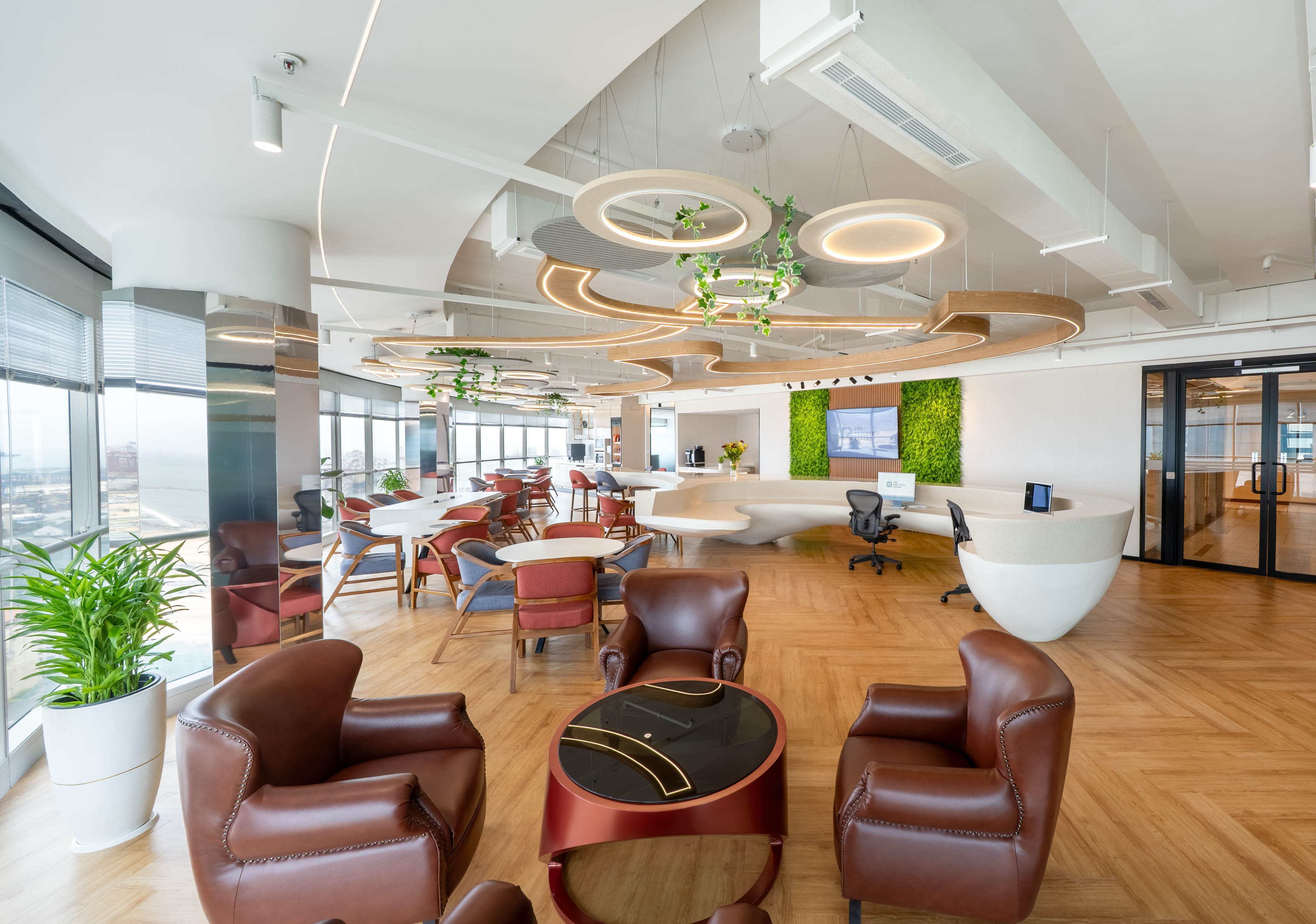 会場内:オランダ以外コンプ、会場外:化けるLabo以外コンプ　サテライトコンプ World Trade Center Colomboオフィスレンタル、バーチャル