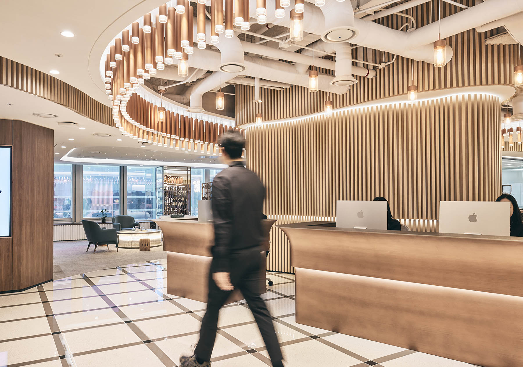 Hana Securities Building のフレキシブルなワークスペース